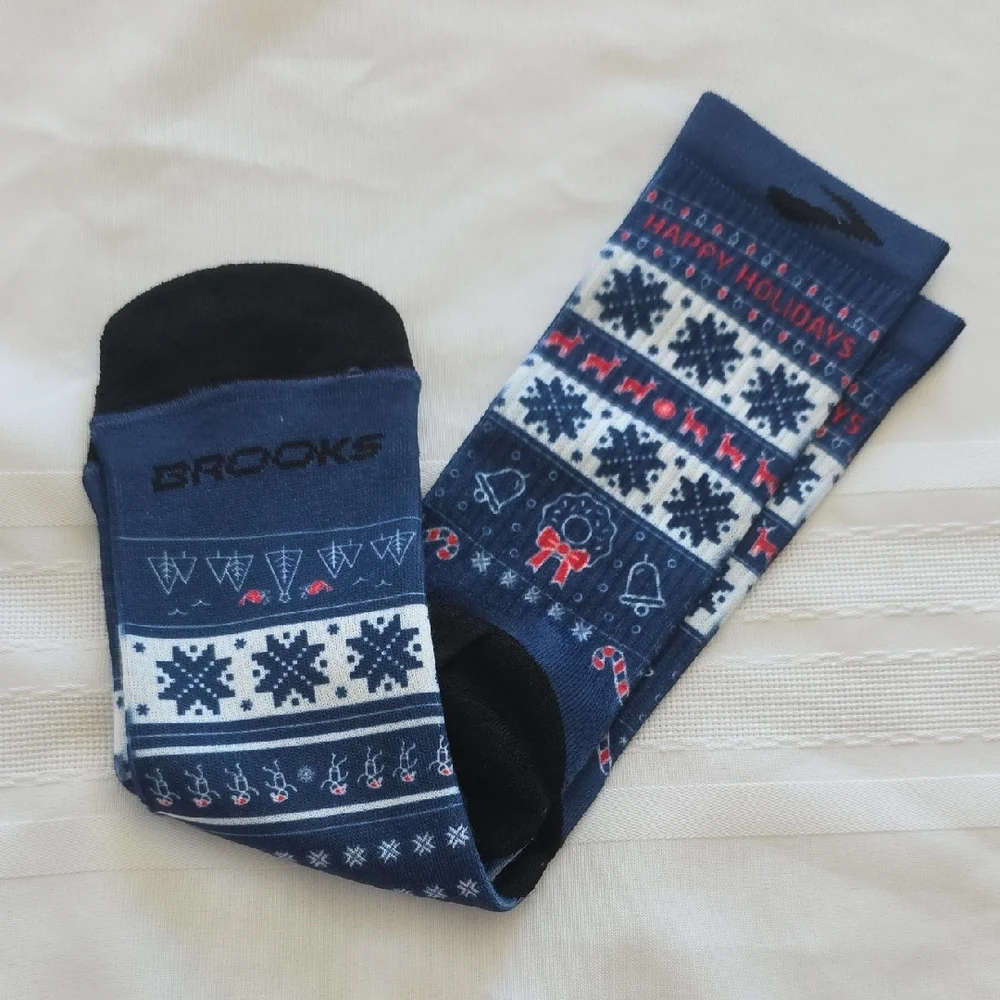 Brooks Festive Blue and Black Socks
